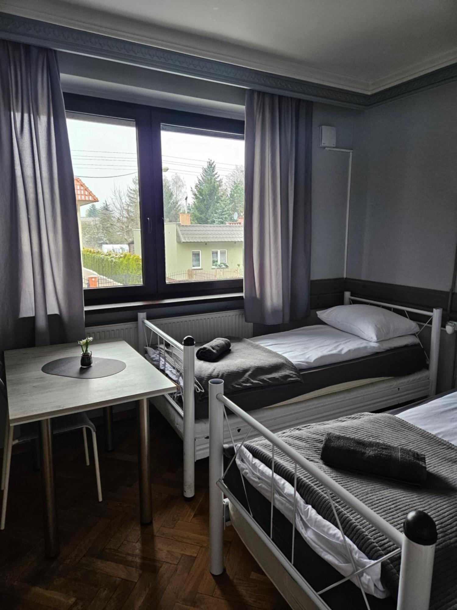Pokoje Pracownicze Кімнати Для Працівників,Гуртожиток Swarzędz 外观 照片