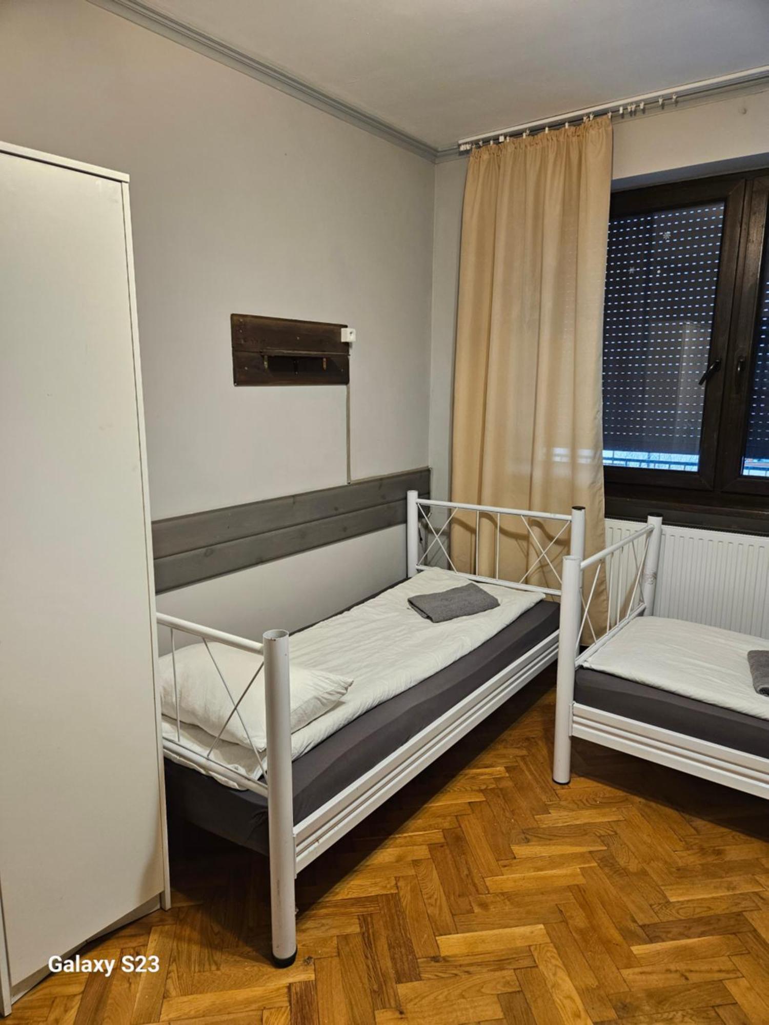 Pokoje Pracownicze Кімнати Для Працівників,Гуртожиток Swarzędz 外观 照片